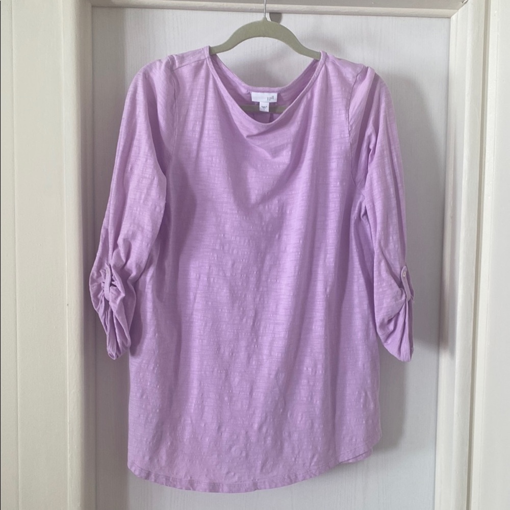 🌺3/$18 Sale Lavender Women's Top with Rolled Sleeves